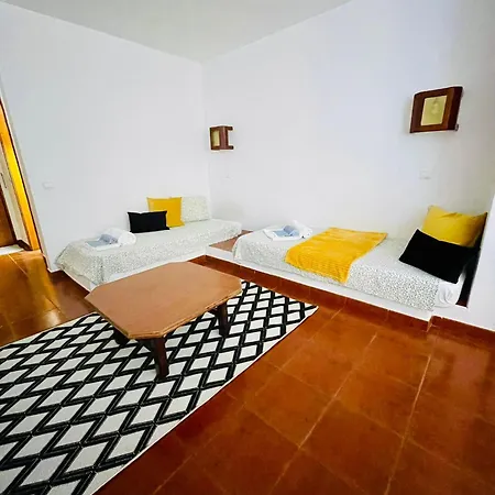 Appartamento T1, Da Oura *